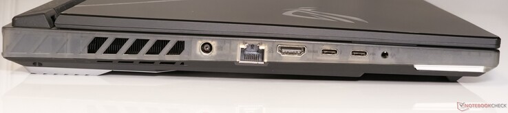 Po lewej: wejście DC, 2,5 GbE LAN, wyjście HDMI 2.1 FRL, Thunderbolt 4 (z wyjściem DisplayPort 1.4), USB 3.2 Gen2 Type-C (z wyjściem DisplayPort 1.4, zasilanie 100 W), gniazdo combo audio 3,5 mm