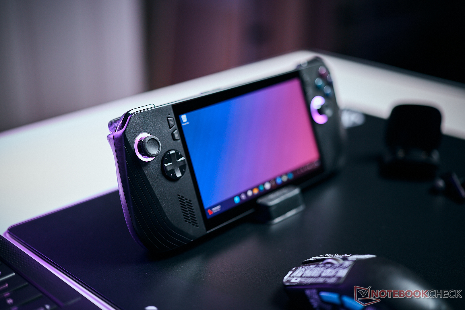 Recenzja Asus ROG Ally X - najlepszy handheld do gier dzięki szybszej pamięci RAM i ogromnej baterii 80 Wh