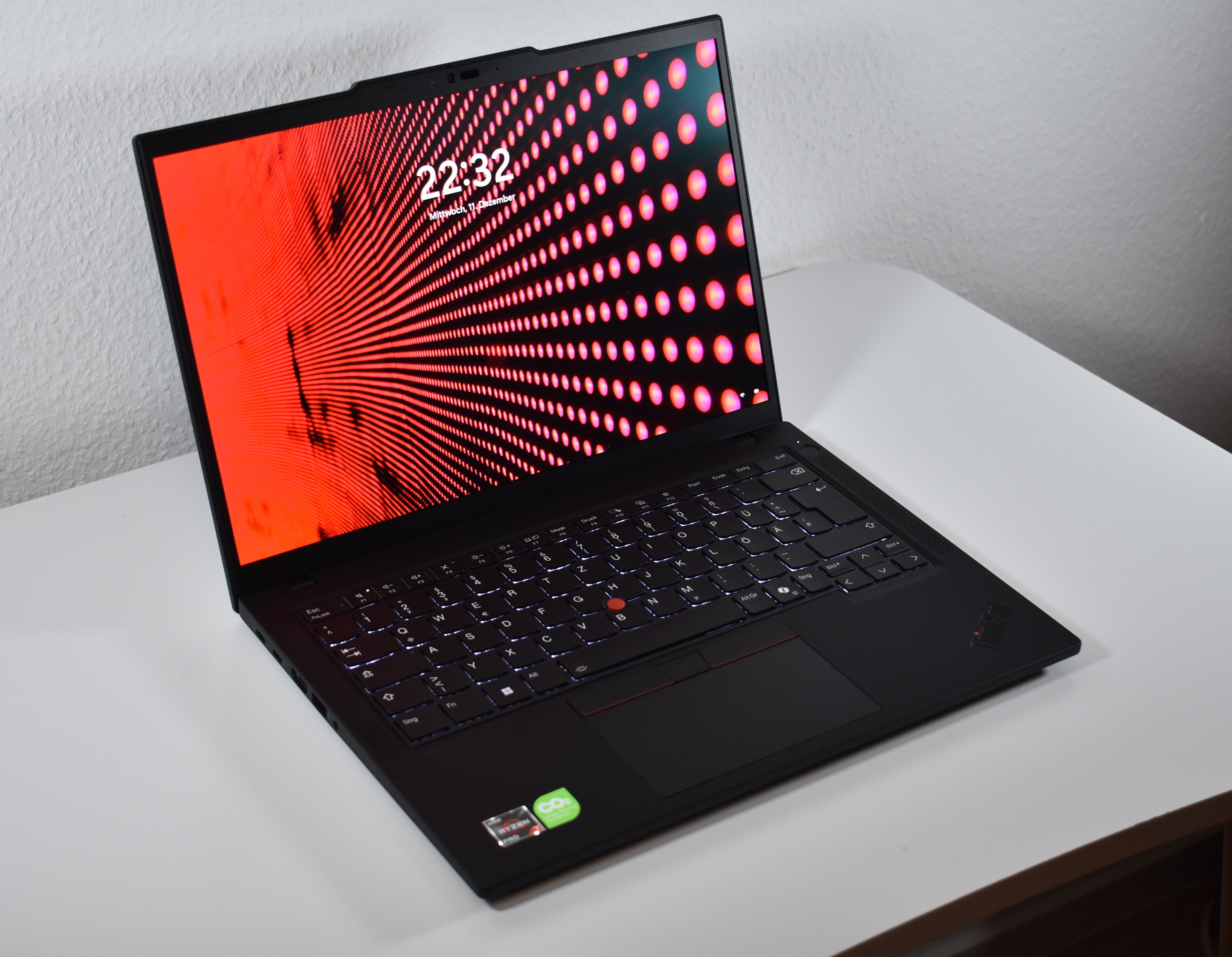 OLED zjada żywotność baterii: Recenzja laptopa Lenovo ThinkPad P14s Gen 5 AMD