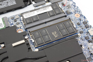 Dostępne 2x gniazda DDR5 SODIMM