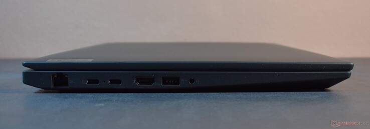 po lewej stronie: RJ45-Ethernet, USB4, USB C 3.1 Gen 2, HDMI 2.1, USB A 3.1 Gen 1, 3,5 mm Audio