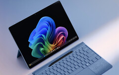 Microsoft może wkrótce oficjalnie odświeżyć Surface Pro 11 za pomocą najpotężniejszego konsumenckiego chipsetu Qualcomm Snapdragon X Elite. (Źródło zdjęcia: Microsoft)