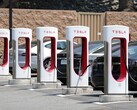 Tesla ogłasza wirtualne rozwiązanie kolejkowe w celu zwalczania konfrontacji kierowców w punktach Supercharger (źródło zdjęcia: Tesla)