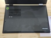 Lenovo ThinkPad T14s 2-w-1 Gen 1 (źródło obrazu: Benjamin Herzig/Notebookcheck.com)