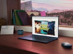 Nowy laptop Lenovo Yoga wyciekł przed targami CES 2025 (źródło zdjęcia: Walking Cat on X)