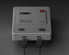 AYANEO Retro Power Bank jest dostępny w jednym wykończeniu inspirowanym SNES. (Źródło zdjęcia: AYANEO)