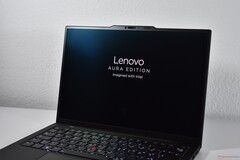 Cena wkrótce spadnie: Więcej opcji dla Lenovo ThinkPad X1 Carbon Gen 13, w tym ekrany IPS i procesory Ultra 5 (źródło obrazu: Benjamin Herzig)