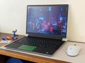 Recenzja laptopa Alienware x16 R2: Krok w bok od x16 R1