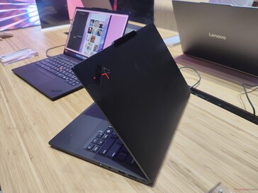 Lenovo ThinkPad X1 Carbon Gen 13 Aura Edition (źródło zdjęcia: Benjamin Herzig)