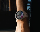 Firma Garmin udostępniła nową aktualizację z poprawkami błędów dla najnowszych smartwatchy Forerunner. (Źródło zdjęcia: Garmin)