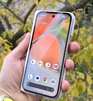 Składany smartfon Google Pixel 9 Pro - recenzja Notebookcheck (źródło obrazu: Marcus Herbrich)