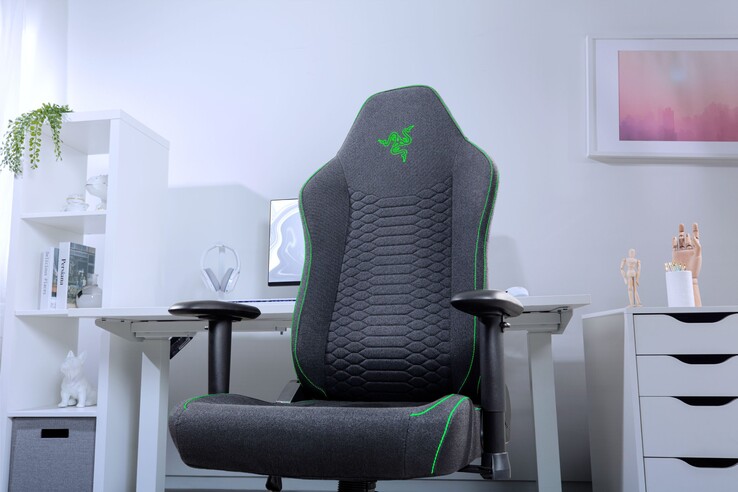 Nowy budżetowy fotel gamingowy Razera ma zintegrowane podparcie lędźwiowe. (Źródło obrazu: Razer)