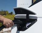 Ioniq 5 może bezpośrednio podłączać się do ładowarek Tesla Superchargers (źródło zdjęcia: Hyundai)