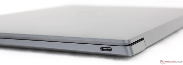 Z prawej strony: USB-C 4 (40 Gb/s) z funkcją Power Delivery + DisplayPort