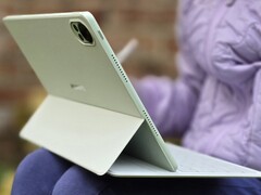 Huawei MatePad 12 X w recenzji Notebookcheck. (Zdjęcie: Notebookcheck)