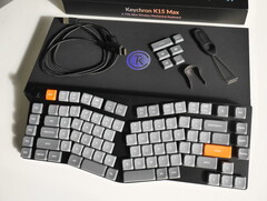 Keychron K15 Max z dzieloną spacją Alice design