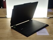 Lenovo ThinkPad T14s 2-w-1 Gen 1 (źródło obrazu: Benjamin Herzig/Notebookcheck.com)