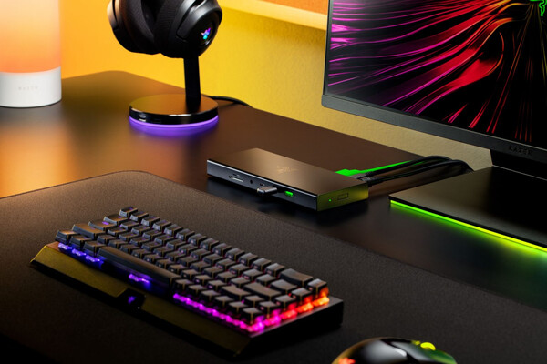 Razer USB 4 Dock w czarnej wersji kolorystycznej. (Źródło zdjęcia: Razer)