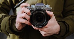 Aparat Fujifilm nowej generacji może mieć znacznie mniejszą matrycę niż typowa odmiana APS-C X-Trans, którą można znaleźć w linii aparatów X-T. (Źródło zdjęcia: Fujifilm) 