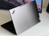 Recenzja laptopa Lenovo ThinkPad P14s G5 - Mobilna stacja robocza teraz z RTX 500 Ada i panelem IPS 3K