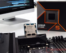 AMD Ryzen 5 9600X może w nadchodzących tygodniach zaliczyć dwucyfrowy wzrost wydajności procentowej. (Źródło zdjęcia: Sebastian Bade / Notebookcheck)