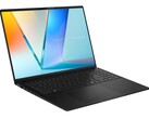 Asus Vivobook S 16 (S5606CA) jest stosunkowo lekki i waży zaledwie 1,5 kg (źródło zdjęcia: Asus)