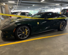 Ferrari 812 GTS, skradzione z Greenwich i odzyskane przez policję w Waterbury, dzięki słuchawkom AirPods Apple. (Źródło zdjęcia: Policja Waterbury)