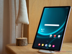 Galaxy Tab S10 FE powinien oferować znaczny wzrost wydajności procesora i karty graficznej w porównaniu do Galaxy Tab S9 FE, na zdjęciu. (Źródło obrazu: Notebookcheck)