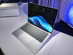 Hands on: HP EliteBook X G1a z Ryzen AI Pro 9 HX 375 jest skierowany do zaawansowanych użytkowników, którzy nie potrzebują dGPU (źródło obrazu: Benjamin Herzig)