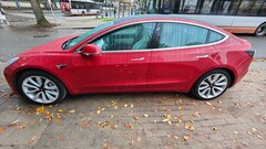 Model 3 ma niskie koszty paliwa i utrzymania, ale wysokie koszty ubezpieczenia (źródło zdjęcia: Notebookcheck)