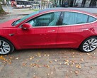 Model 3 ma niskie koszty paliwa i utrzymania, ale wysokie koszty ubezpieczenia (źródło zdjęcia: Notebookcheck)