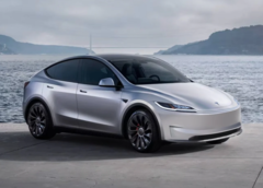 Tesla Model Y. Firma ma nadzieję odwrócić spadek sprzedaży w USA dzięki ulepszonemu elektrycznemu SUV-owi (źródło zdjęcia: Tesla Hubs)