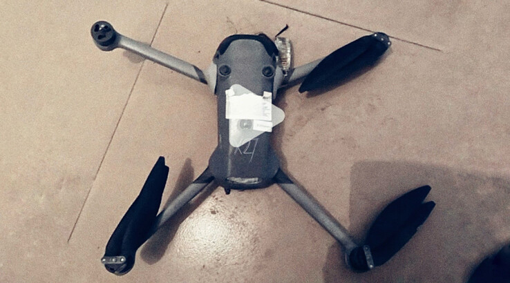 Mówi się, że ten DJI Air 4 jest rozbitym prototypem. (Źródło zdjęcia: Jasper Ellens)