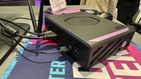 Cooler Master Mini-X posiada szeroką gamę portów, ale brakuje mu złącza OCuLink. (Źródło: VideoCardz via Cowcotland)