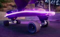 Pasek świetlny LED NALU e-skateboard (źródło obrazu: Backfire Boards)