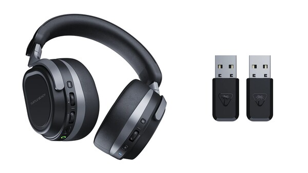 Słuchawki Turtle Beach Stealth 700 (Gen 3) są dostarczane z dwoma nadajnikami bezprzewodowymi USB. (Źródło obrazu: Turtle Beach - edytowane)