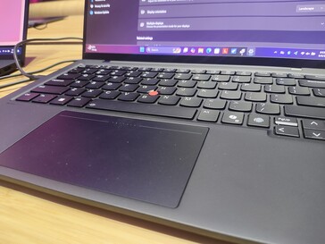 Lenovo ThinkPad X1 Carbon Gen 13 Aura Edition: Touchpad (źródło obrazu: Benjamin Herzig)