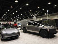 Pojazdy Tesla na wystawie Vancouver Auto Show przed wyrzuceniem firmy (źródło zdjęcia: Nick Procaylo /10107479A)