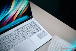 Recenzja Asus Vivobook S 15 OLED. Urządzenie testowe dostarczone przez Asus Niemcy.