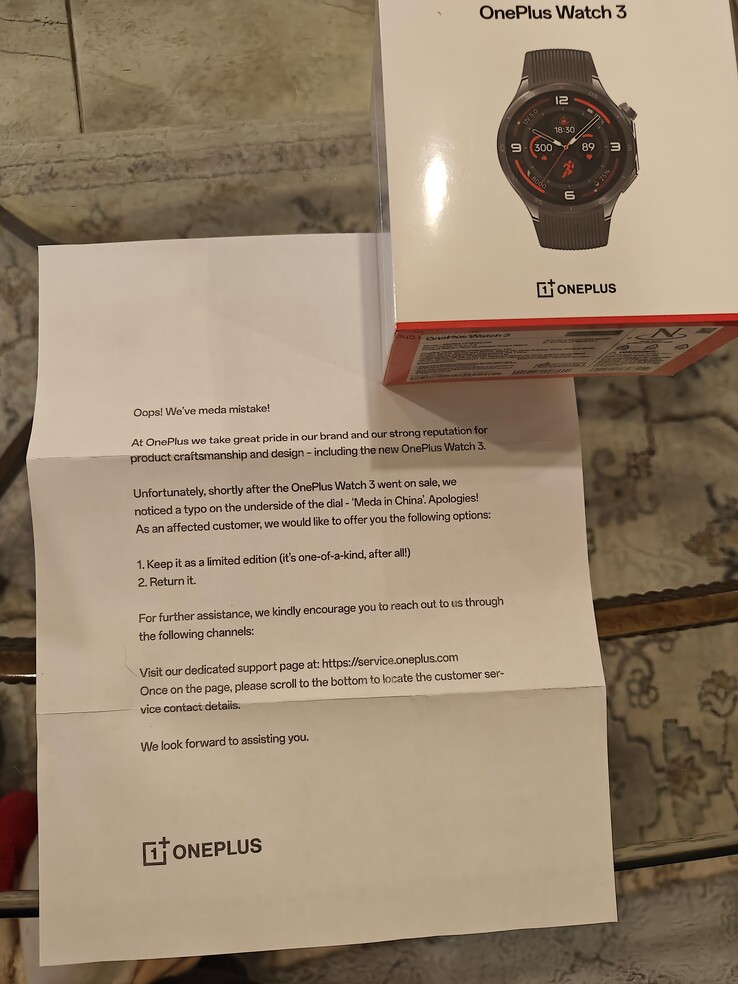 OnePlus Watch 3 jest dostarczany z listem z przeprosinami. (Źródło obrazu: Reddit)