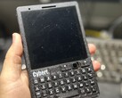 CyberT wygląda jak BlackBerry, ale jest zasilany przez Raspberry Pi CM4 (źródło zdjęcia: Carbon Computers)