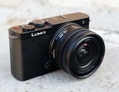 Panasonic zapowiedział bardziej kompaktowy zestaw zoom dla Lumix S9. (Źródło zdjęcia: Panasonic)