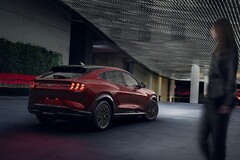 Ford Mustang Mach-E GT z 2024 roku mieści pięciu pasażerów. (Źródło zdjęcia: Ford)