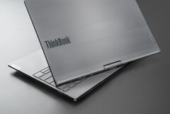 ThinkBook Auto Twist to raczej kolejna koncepcja niż pełnoprawny produkt. (Źródło zdjęcia: Lenovo)