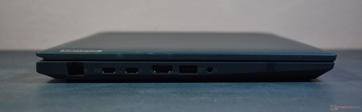 po lewej stronie: RJ45-Ethernet, 2x Thunderbolt 4, HDMI 2.1, USB A 3.2 Gen 1, 3,5 mm Audio