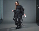 Samobalansujący egzoszkielet XoMotion firmy Human in Motion Robotics zyskuje kanadyjskie zatwierdzenie do rehabilitacji ambulatoryjnej. (Źródło zdjęcia: Human in Motion Robotics)