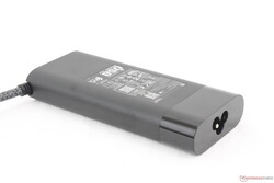 Uniwersalny zasilacz sieciowy USB-C o mocy 100 W (~13,5 x 6 x 2,3 cm)