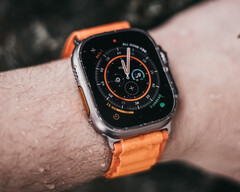 Oczekuje się, że Watch Ultra 3 nie otrzyma nowego wyglądu, w przeciwieństwie do swojego odpowiednika z serii Watch. (Źródło zdjęcia: Alek Olson)