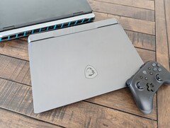 MSI Vector 16 HX odświeża potężny gamingowy laptop 2024 z najnowszym sprzętem od Intela i Nvidii. (Na zdjęciu powyżej znajduje się MSI Vector 16 HX z 2024 r.) (Źródło zdjęcia: Notebookcheck)