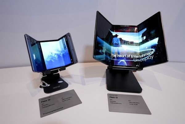 Samsung Display zaprezentował Flex G w dwóch rozmiarach podczas targów CES 2022. (Źródło zdjęcia: The Korea Herald)